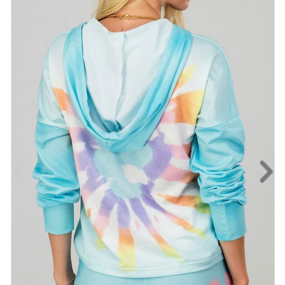 🔥 SALE Turquoise Multi Hoodie Top & Shorts Set - Picture 5 of 11